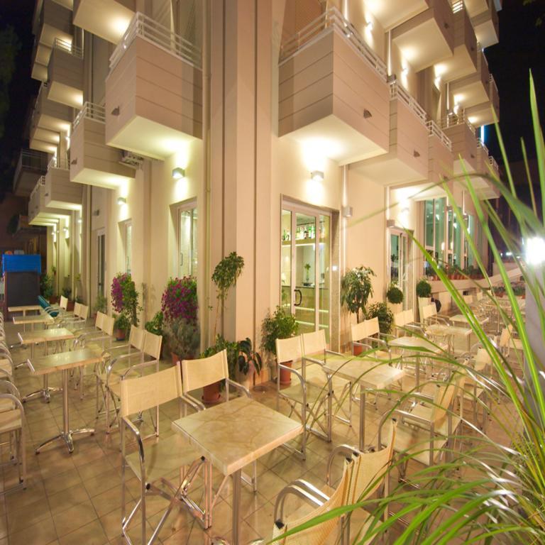 Hotel Muccioli Misano Adriatico Extérieur photo